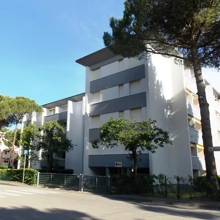 Comfortable Flat Just Steps From The Apartment *